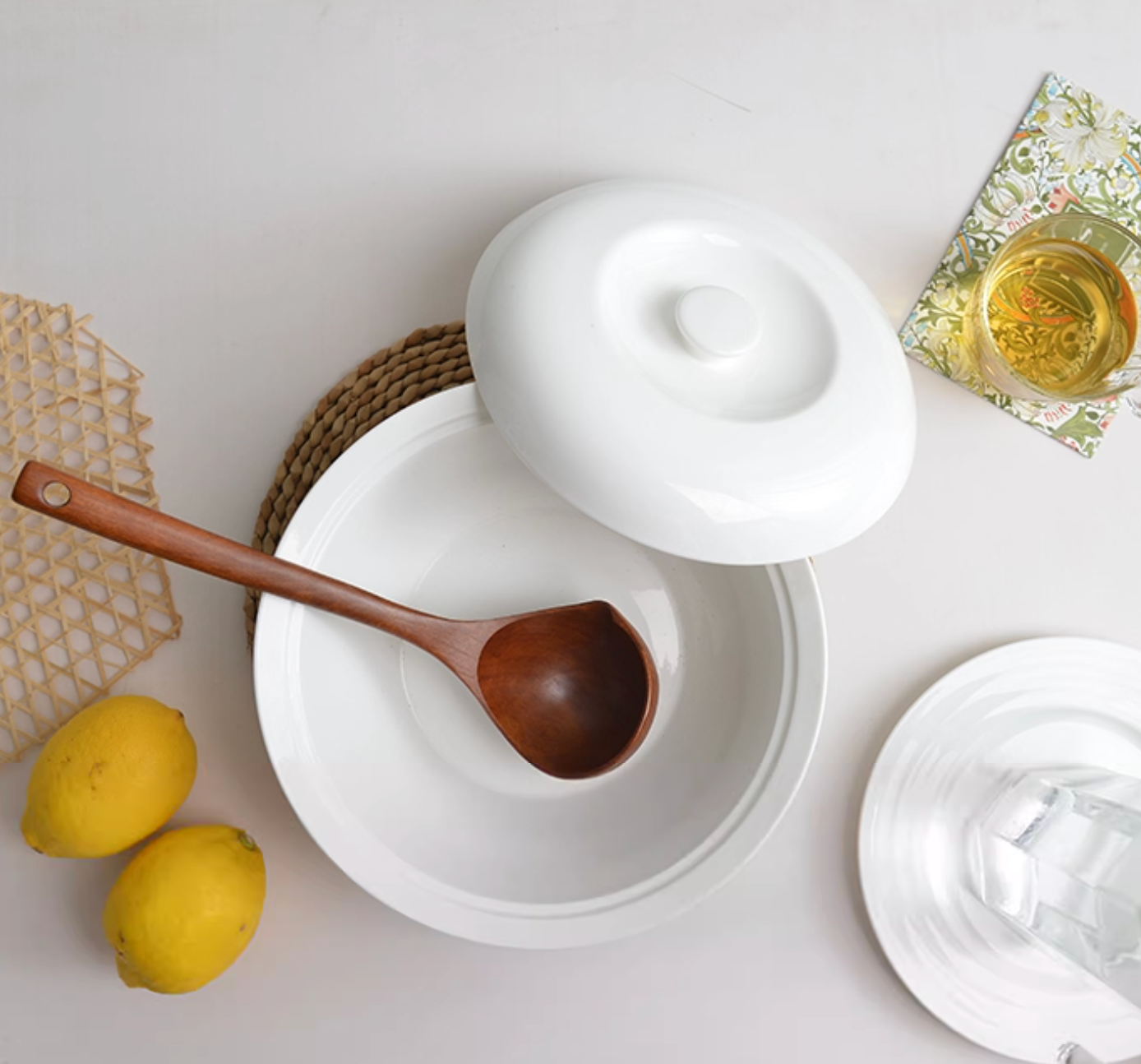 Porcelain Soup Pot with Lid – Classic White
