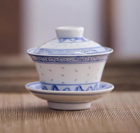 Dragon pattern tea Gai Wan